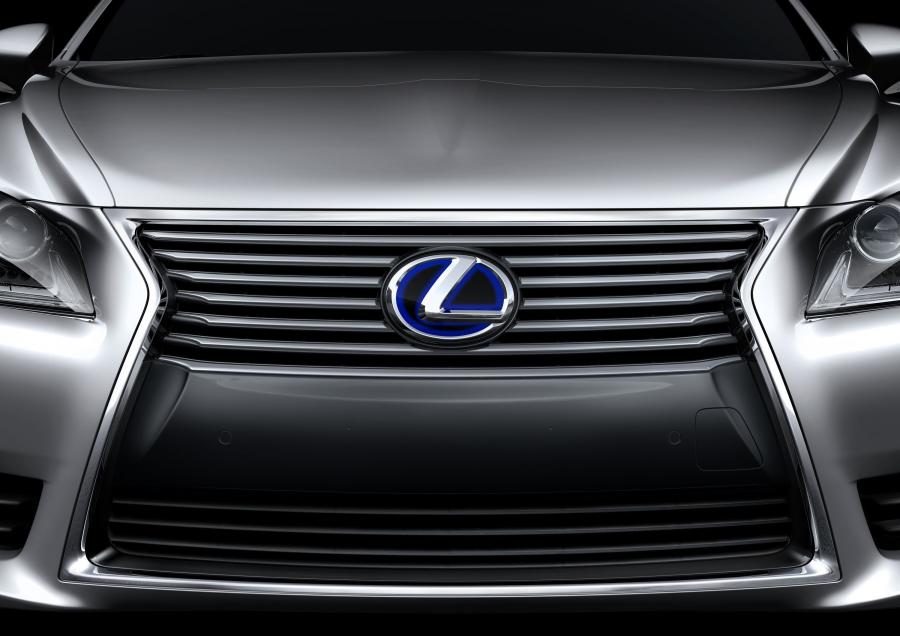  Lexus LS600h L 2013 года  (фото 42 из 45)